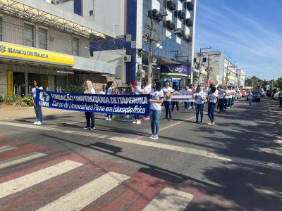 Foto 7 de 8 - FUNITA participa do desfile de bicentenário da Independência do Brasil.